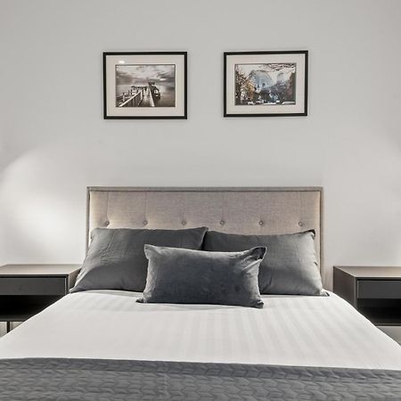 Stylish And Spacious 2-Bed Apartment Мелбърн Екстериор снимка